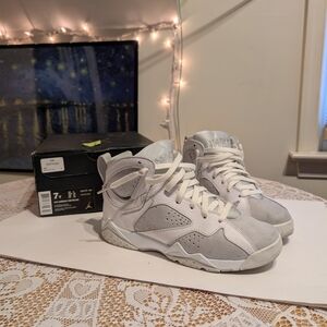 Nike Air Jordan Retro 7s 'Pure Money Platinum' Sneakers